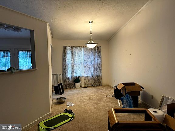 4th image of 118 Jefferson Ct