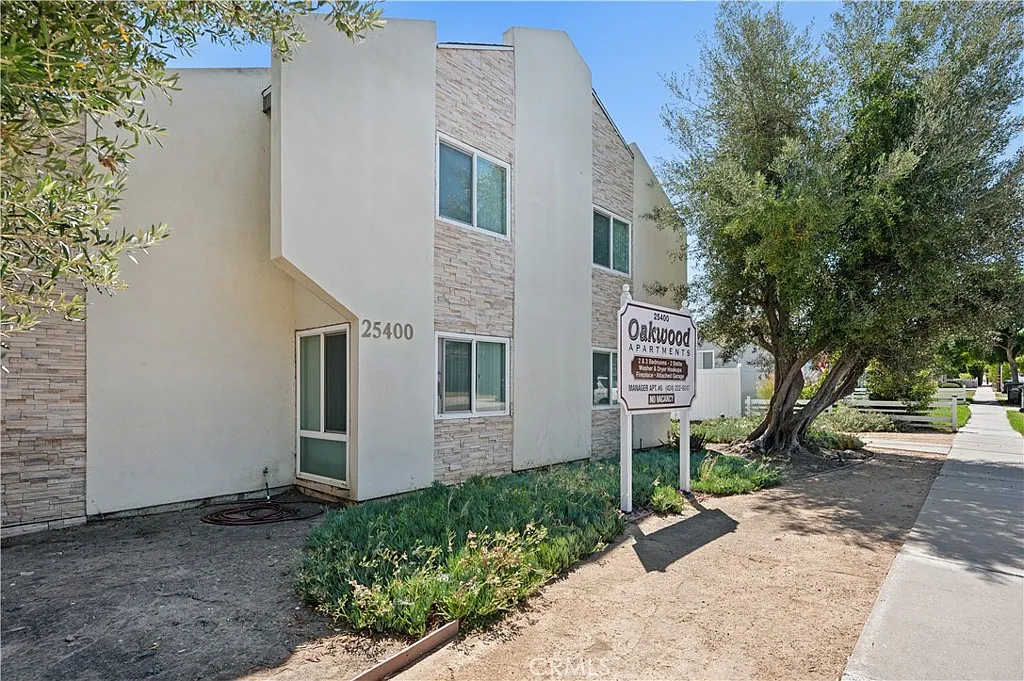3 bed, 1343 sqft, $3,595 — Photo 1