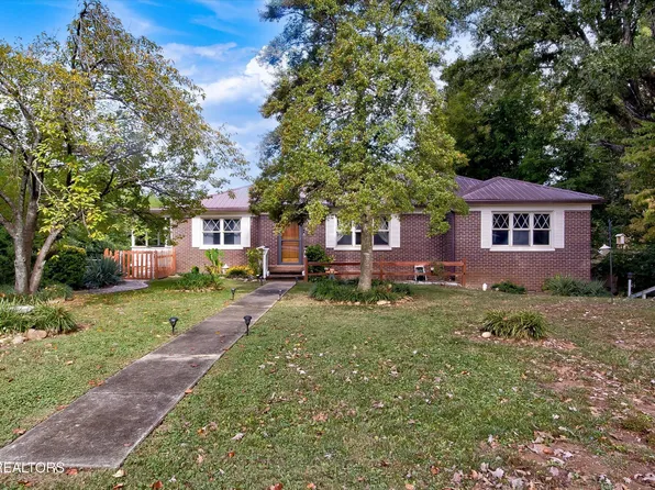 653 E Hunt Rd, Alcoa, TN 37701