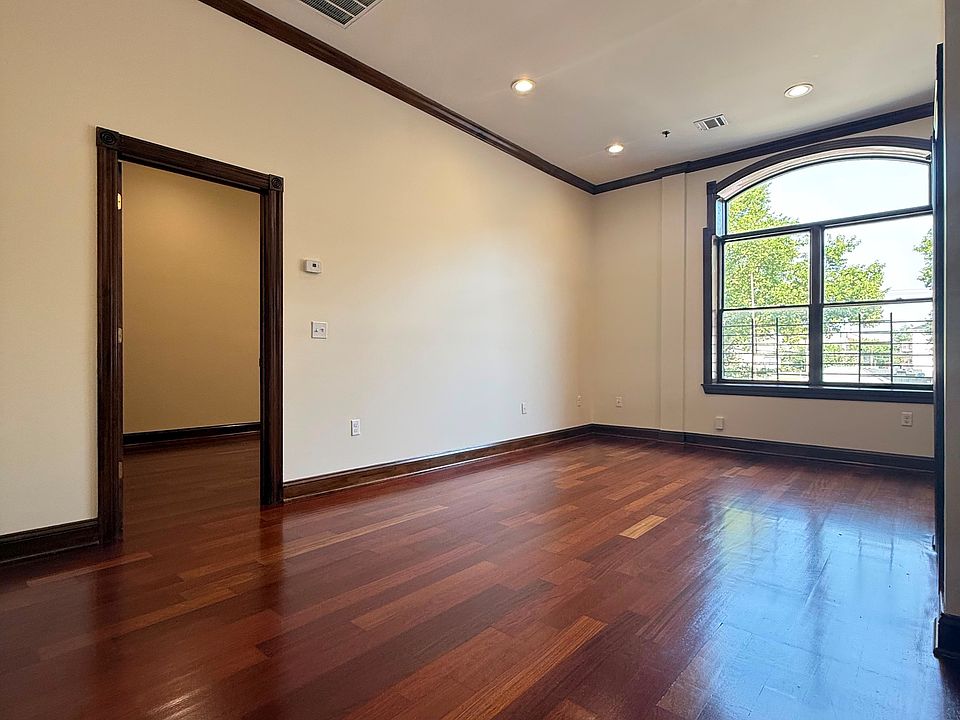 1st image of 103 Main St APT 6