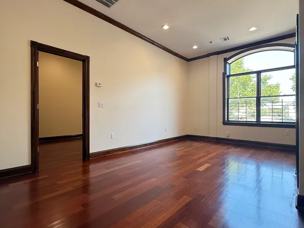 103 Main St APT 6, Newark, NJ 07105