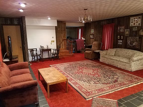 Spacious Family Room