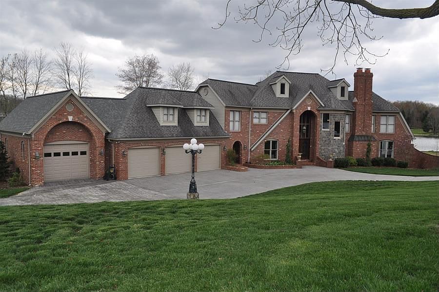 1st image of 163 W Blue Spruce Dr