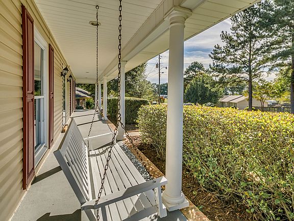 5th image of 319 Countrywood Dr