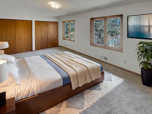 4th image of 13590 Hershey Ct