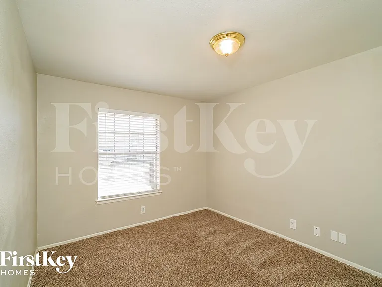 6601 Derby — Photo 11