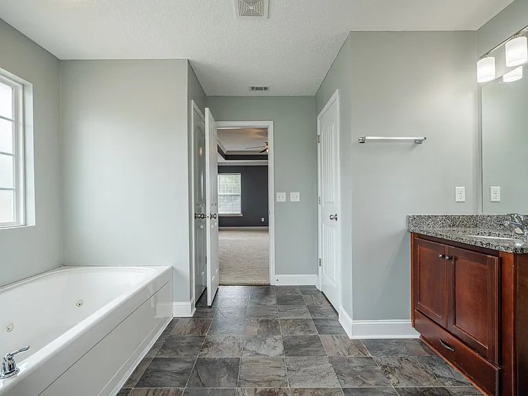 717 Highgrove Ct — Photo 46
