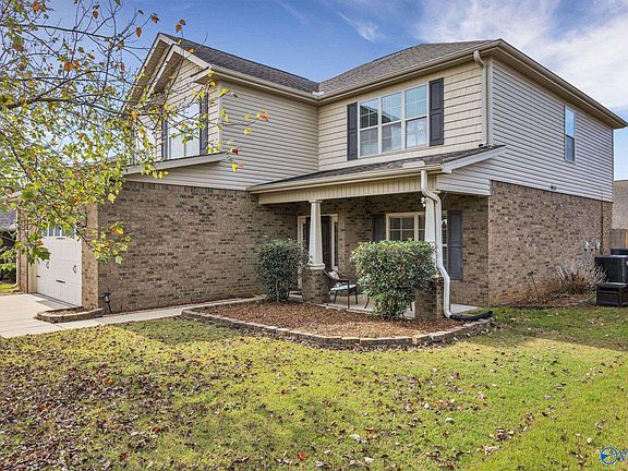 5th image of 305 Saddlegate Dr NW