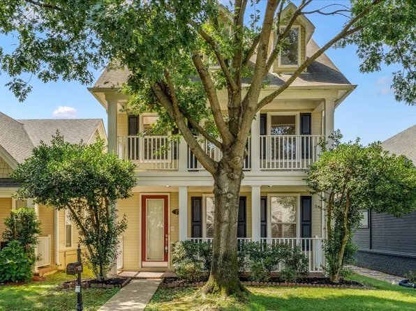 275 Island Village Dr, Memphis, TN 38103