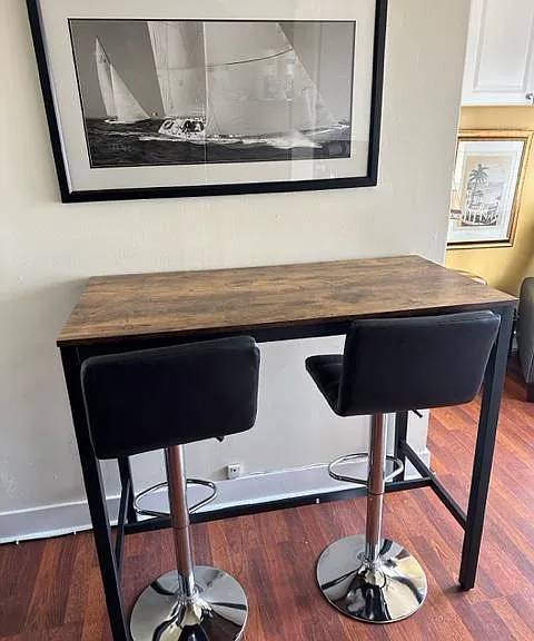2121 Colby Ave #4 — Photo 6