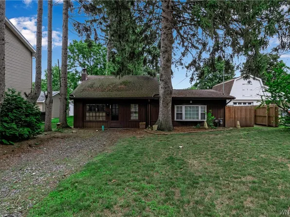 2765 Orchard St, Newfane, NY 14108