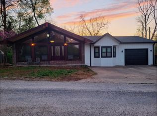 22593 Lakeview Rd, Springdale, AR 72764