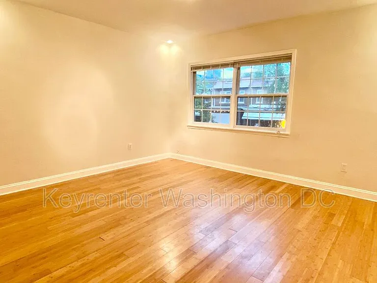 1204 Holbrook St NE #4 — Photo 14