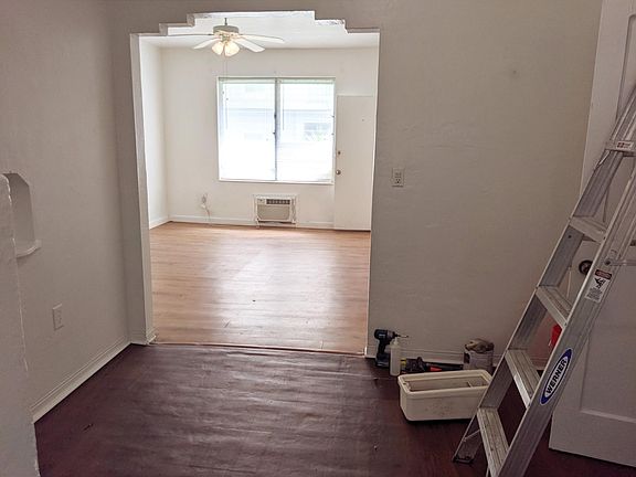 5th image of 1047 Euclid Ave APT 9