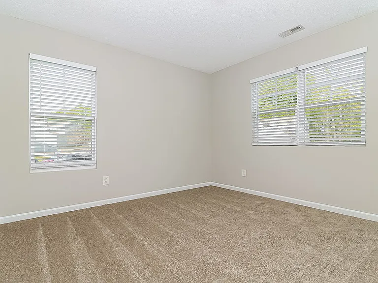 168 Woodcreek Ln — Photo 14