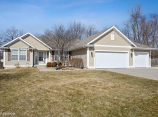 1785 Rolling Meadows Dr, Pleasant Hill, IA 50327