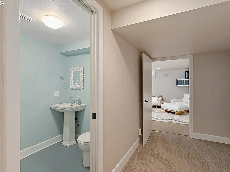 125 W 37th St — Photo 22