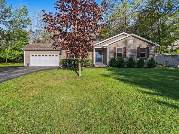1555 N Marilyn Ave, Ludington, MI 49431