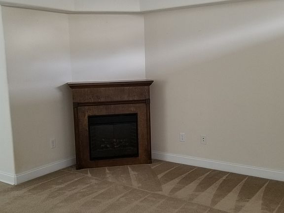 2nd image of 300 Sea Knight Ln