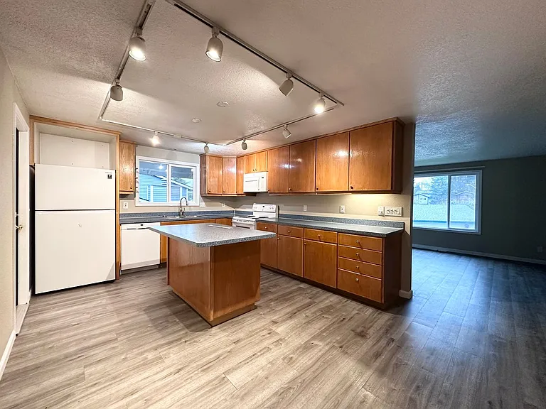 6300 SW Fisher Ave — Photo 9