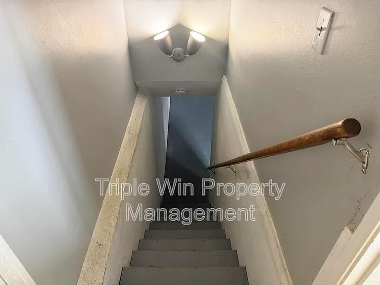 10319 Varnum Dr — Photo 27
