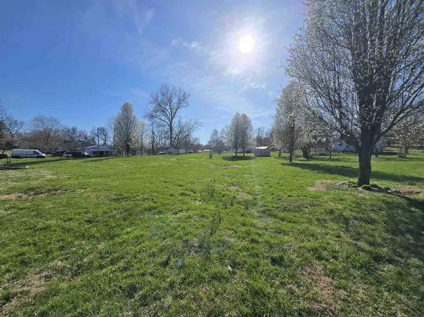 2111 N Wood St, Spottsville, KY 42458