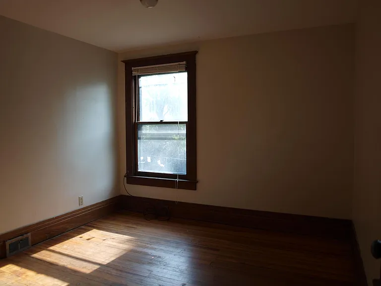 506 Mount Hope Ave — Photo 4