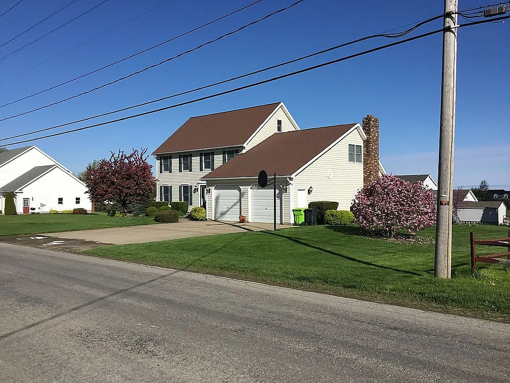 10670 W Law Rd photo 1