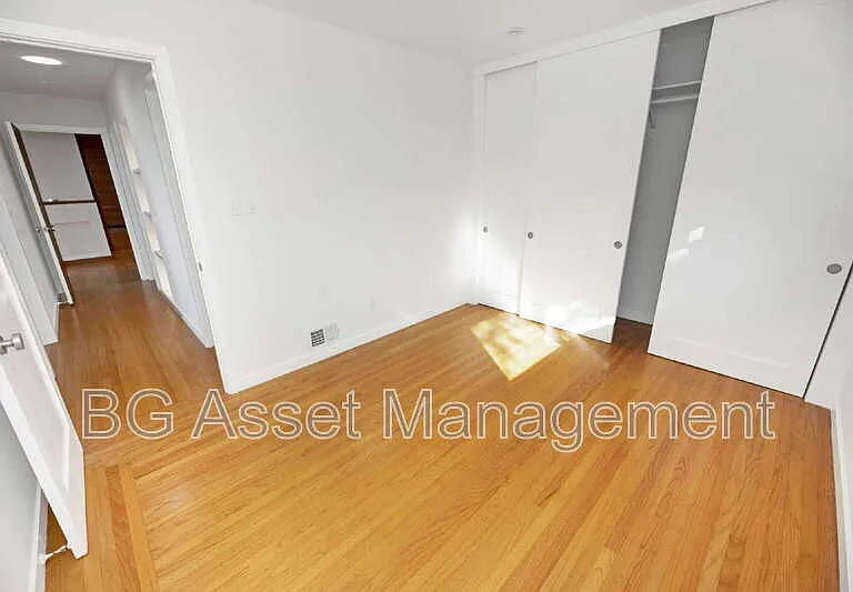 1411 Arlington Blvd — Photo 13