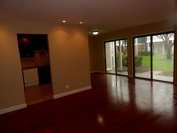 3rd image of 312 Silverwood Ct
