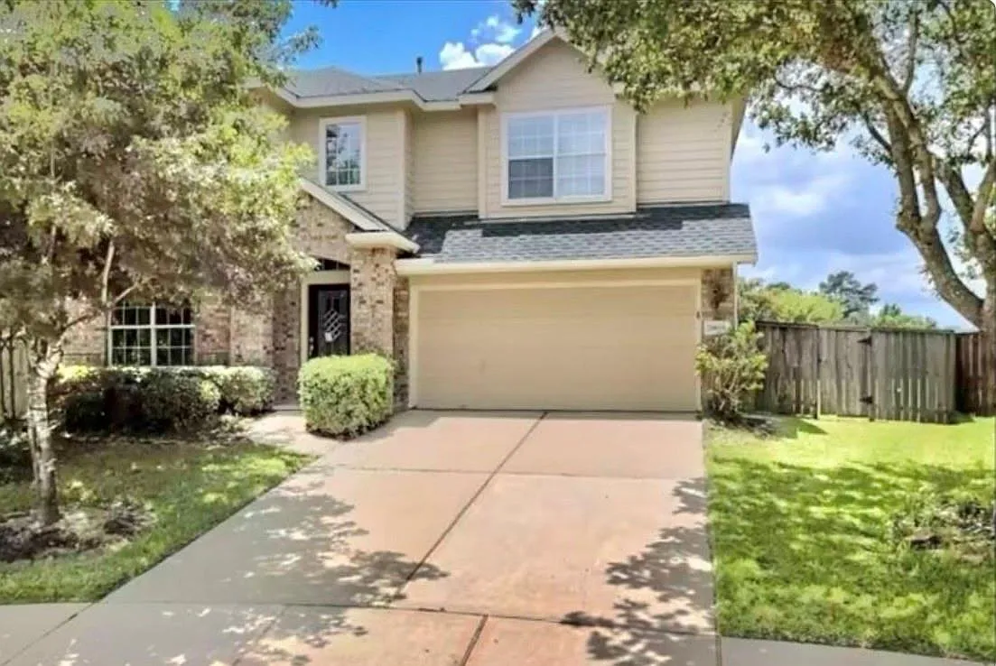 4 bed, 2.5 bath, 2726 sqft, $2,750 — Photo 1