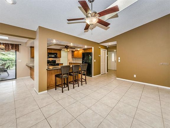 5th image of 840 Village Way