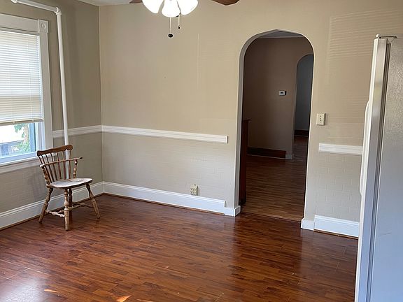 3rd image of 102 Windsor St