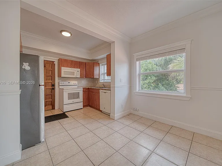 2205 SW 13th St #B — Photo 5