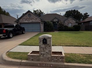 1620 Victoria Pl, Edmond, OK 73003