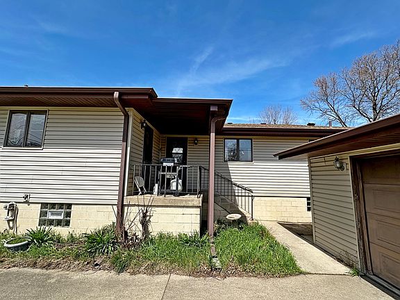 4th image of 9851 Kennedy Ave