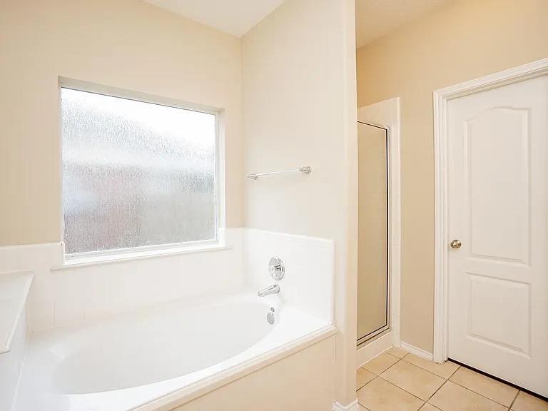 1323 Colonial Manor Dr — Photo 17