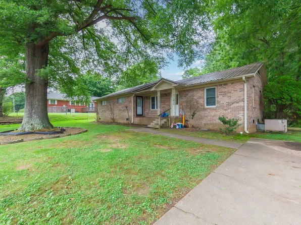 1061 Phelps Ln, Milan, TN 38358