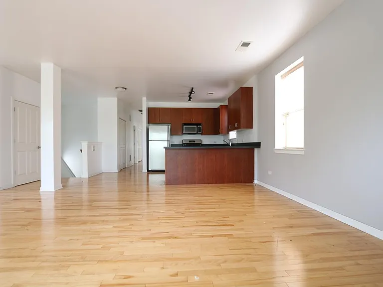 1029 S Lytle St #3 — Photo 3