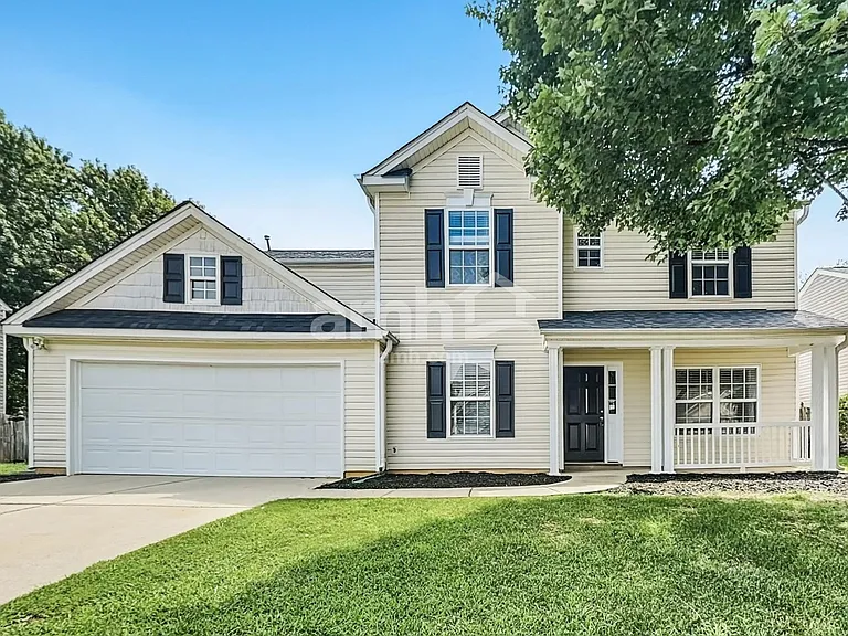 3911 Laurel View Cir — Photo 1