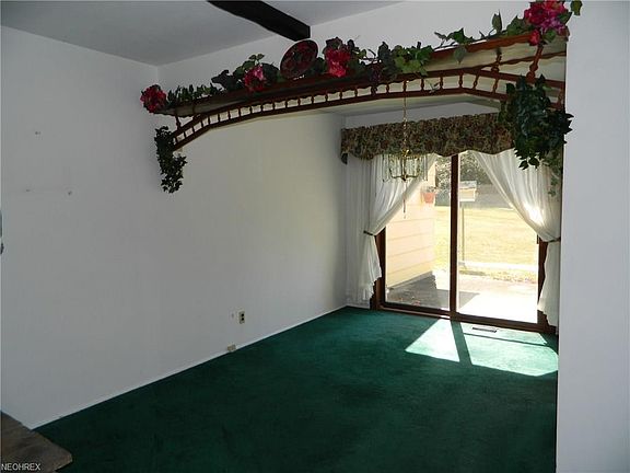 5th image of 489 Sherwood Dr