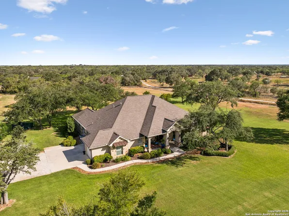 1994 FM 3006, Pleasanton, TX 78064