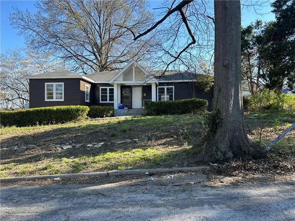 6625 E 16th St, Kansas City, MO 64126