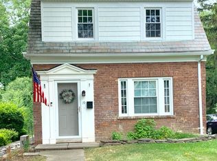 19 Eaton Rd, Troy, NY 12180