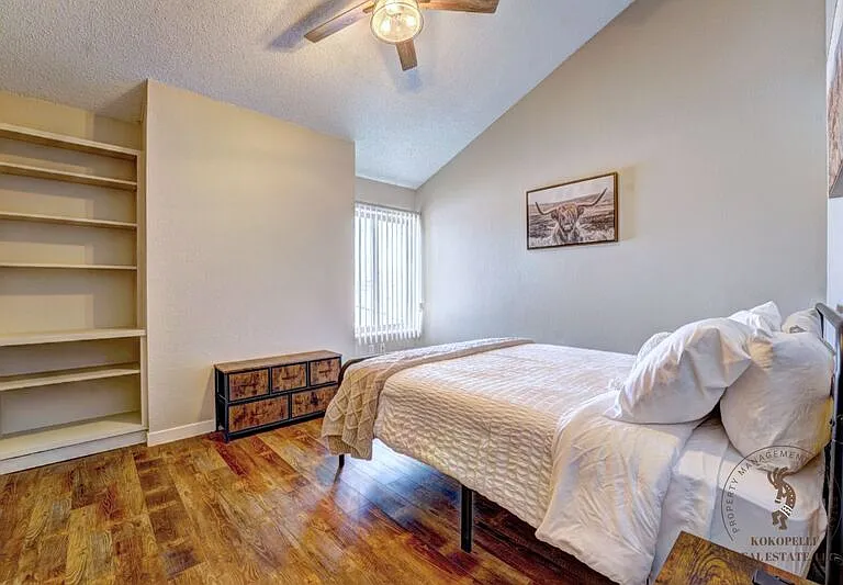 1020 Lakeside Ct #1 — Photo 5
