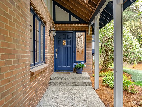 3rd image of 14206 NE 40th Place