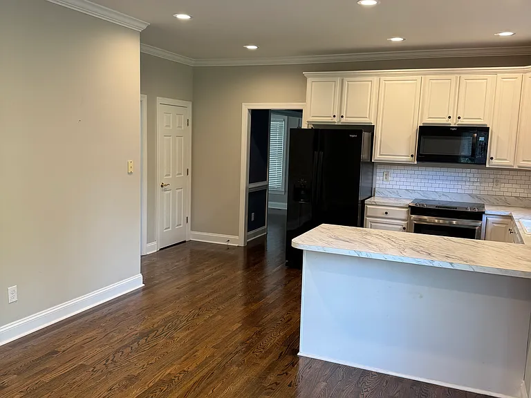 5065 Cramer Woods Dr — Photo 11