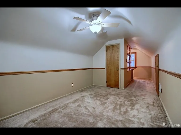 9884 Hubert Ave — Photo 6