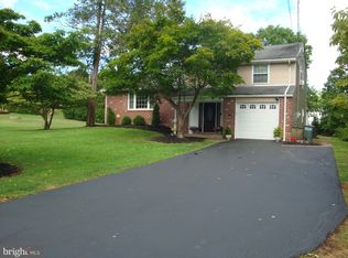 21 Boxwood Rd, Southampton, PA 18966