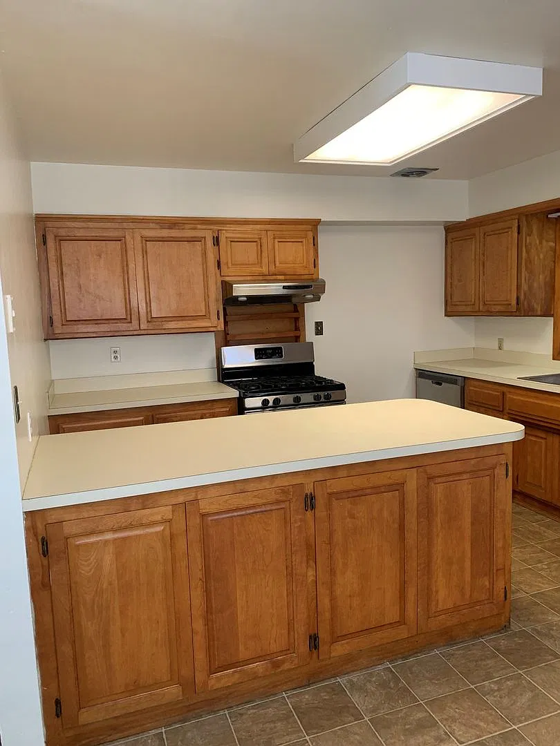 2 Bedroom House — Photo 3